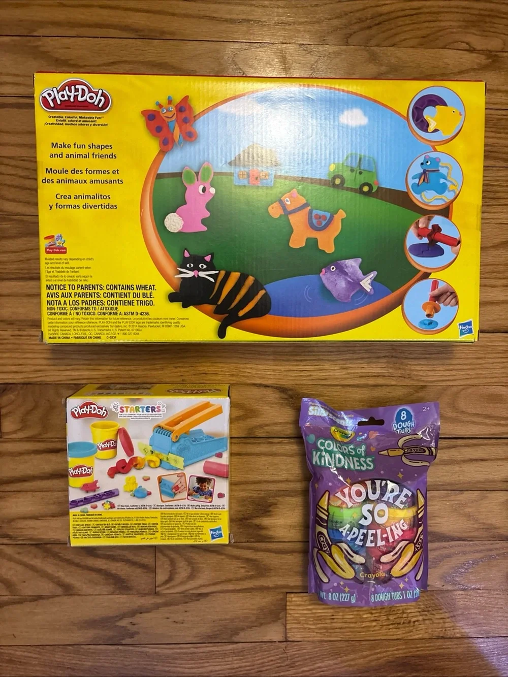 Play-Doh Bundle Stamp 'n Shape Toolkit: Stamps, Cutters 10 Colors + 2 Extras NEW